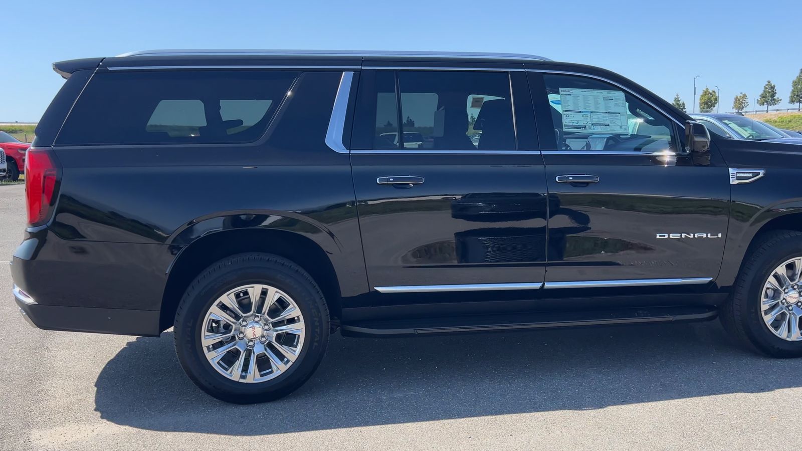 2026 GMC Yukon XL Denali - Photo 37