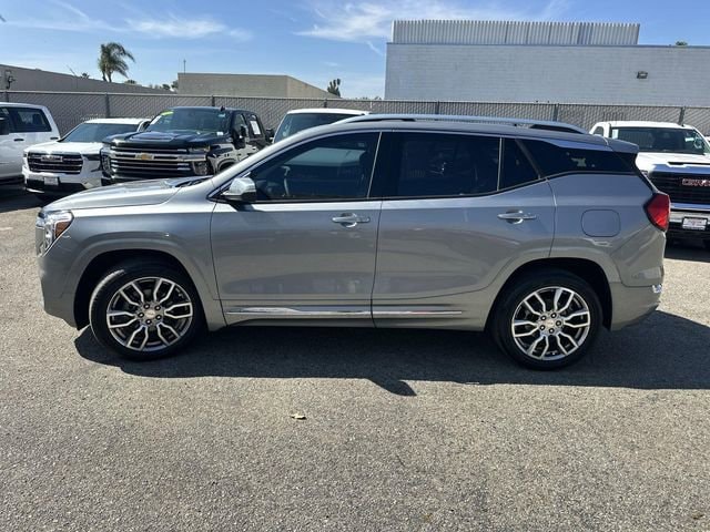 2024 GMC Terrain Denali photo 6