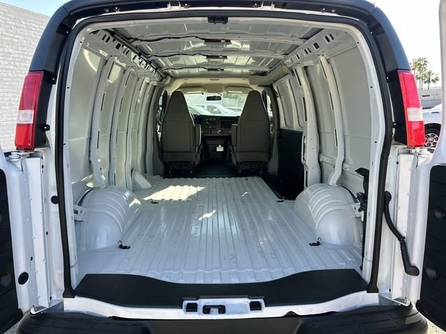 2026 GMC Savana Cargo Work Van - Photo 21