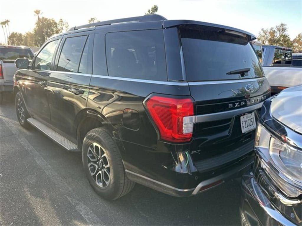 Used 2024 Ford Expedition XLT