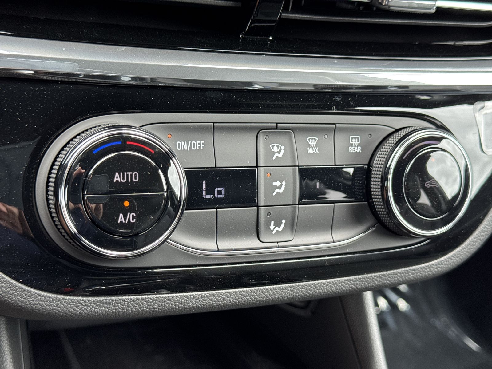 2026 Buick Envista Sport Touring - Photo 55