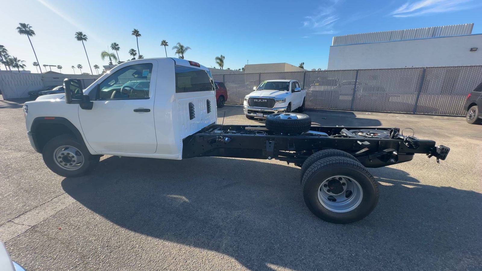 2026 GMC Sierra 3500 Chassis Cab Pro - Photo 31