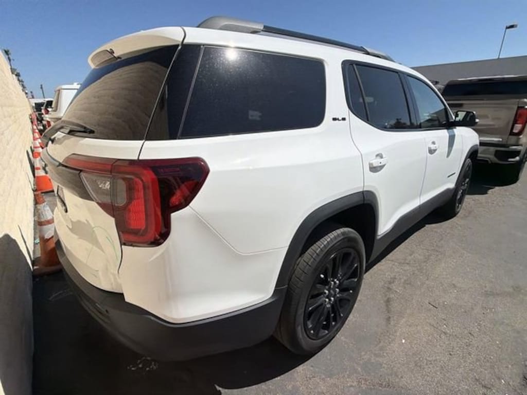 Used 2023 GMC Acadia SLE SUV