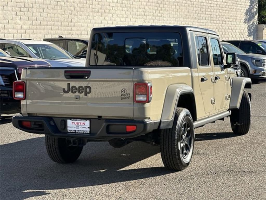Used 2022 Jeep Gladiator Sport