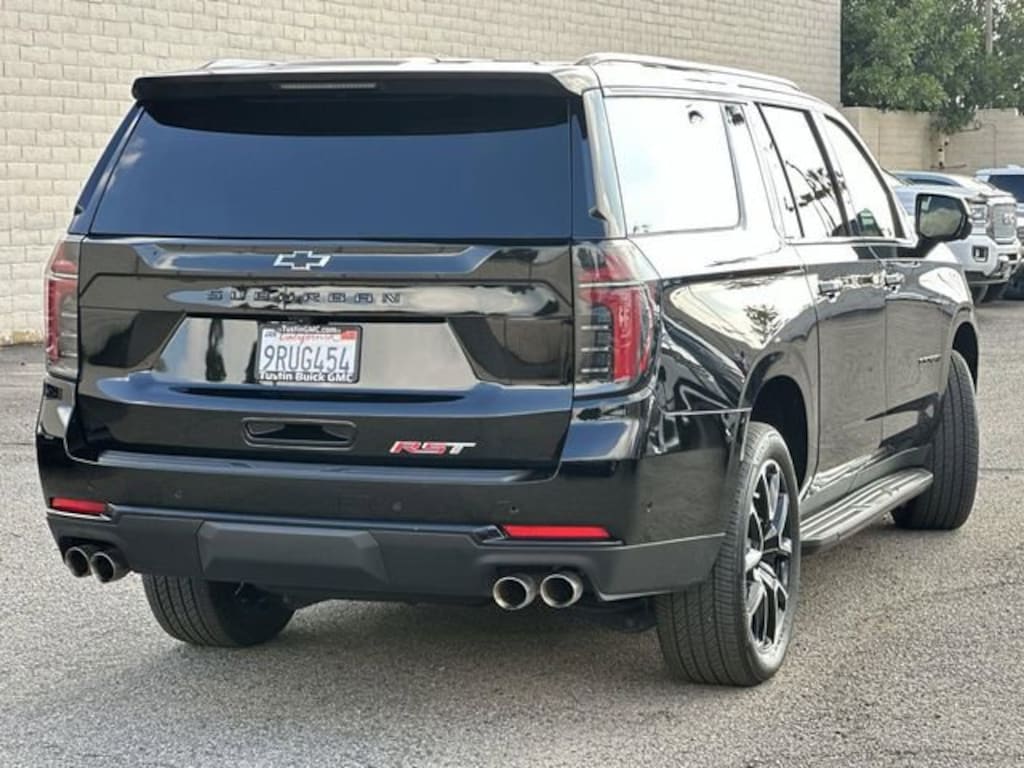 Used 2025 Chevrolet Suburban RST SUV