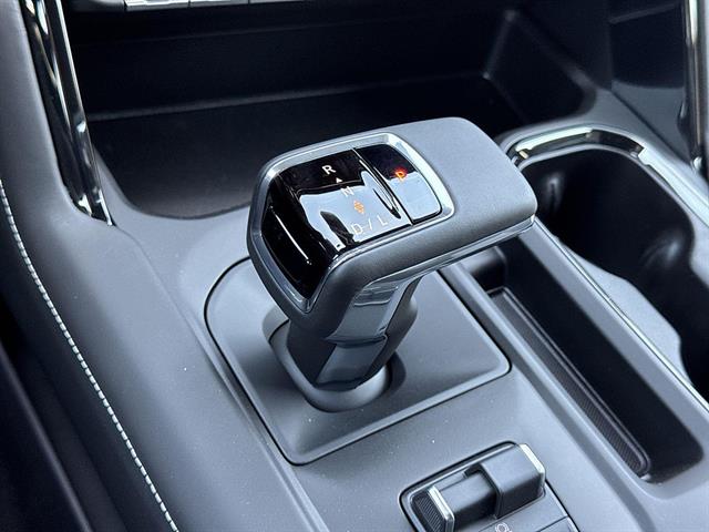 2026 GMC Sierra 1500 AT4X - Photo 13
