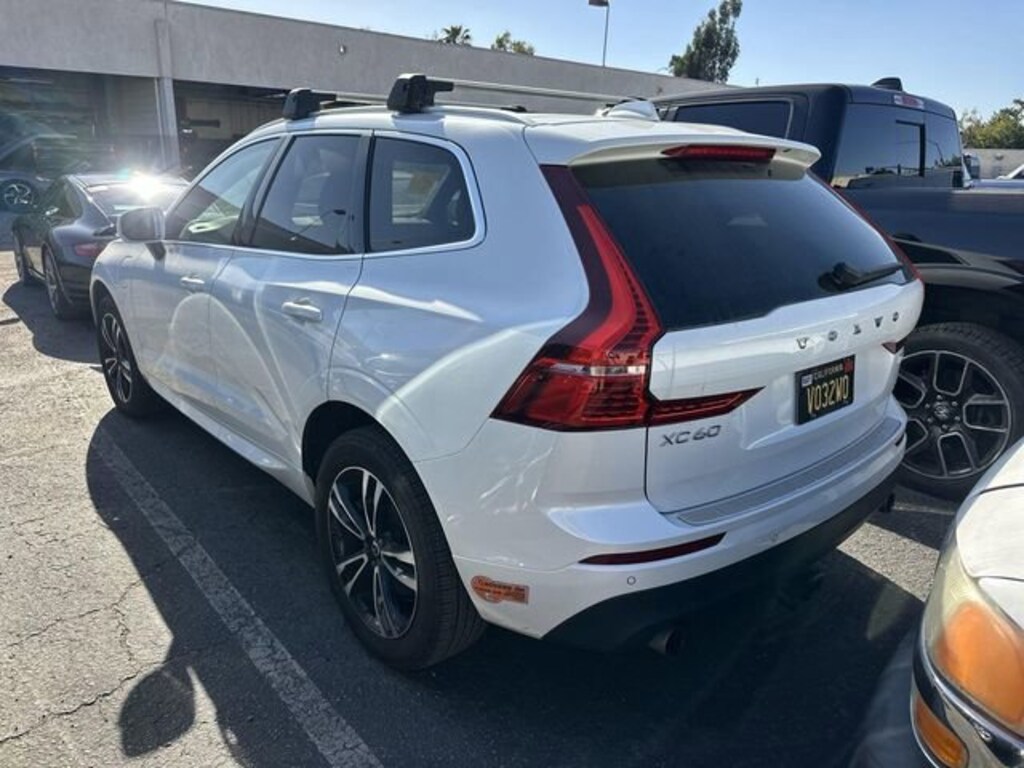 Used 2020 Volvo XC60 Hybrid T8 Momentum SUV