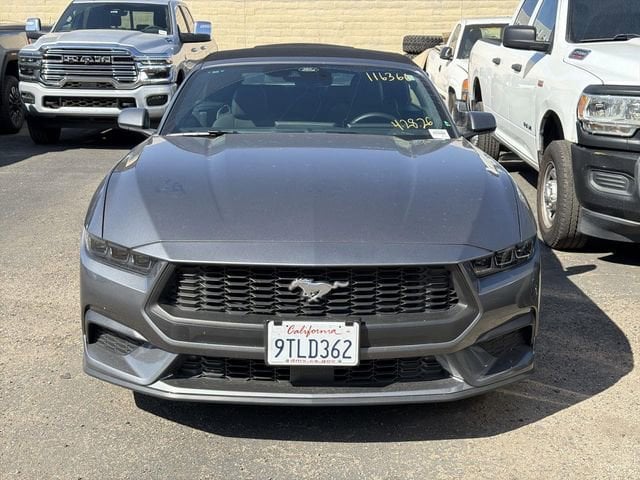 2025 Ford Mustang photo 2