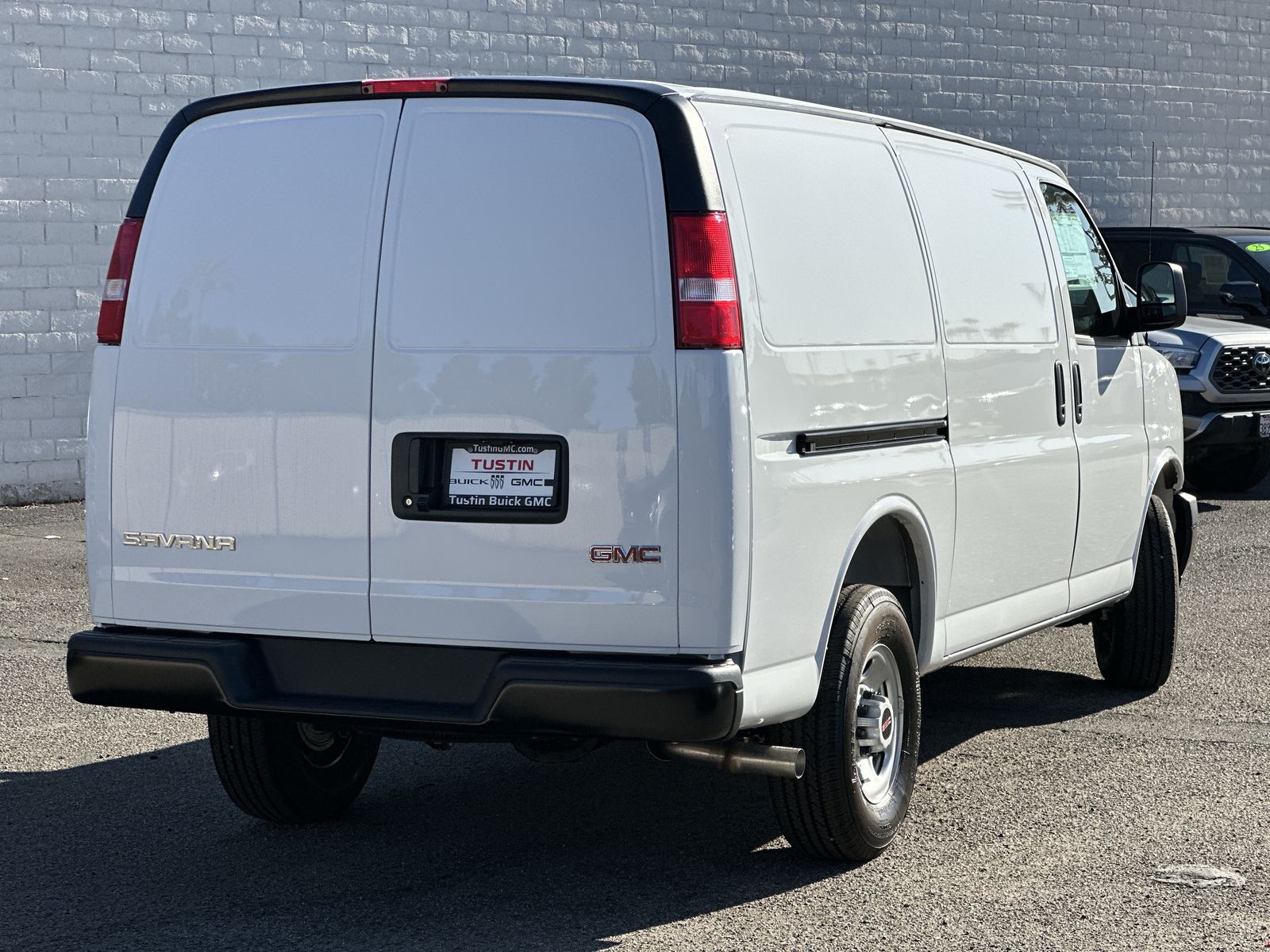 2026 GMC Savana Cargo Work Van - Photo 38