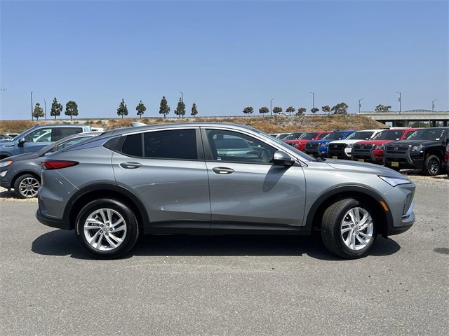 2025 Buick Envista Preferred photo 2