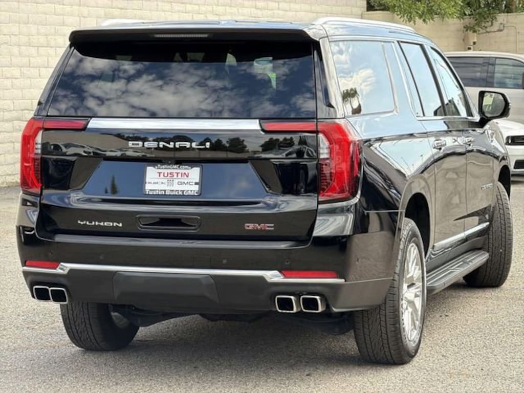 Used 2025 GMC Yukon XL Denali SUV
