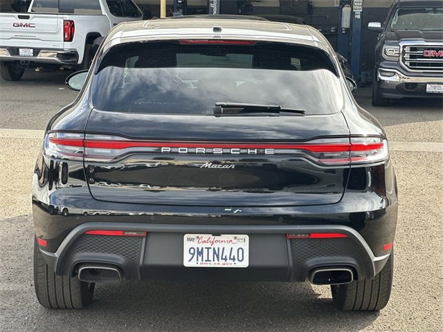 2024 Porsche Macan T photo 4