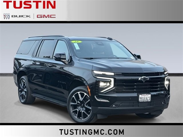 2025 Chevrolet Suburban RST's photo