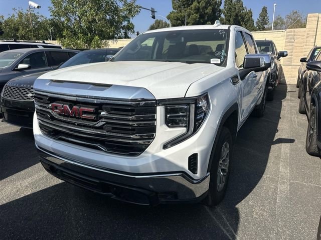2025 GMC Sierra 1500 SLT photo 2