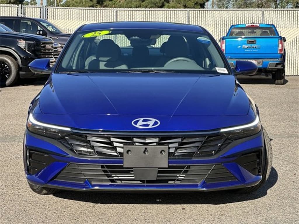Used 2025 Hyundai Elantra SEL Convenience Sedan
