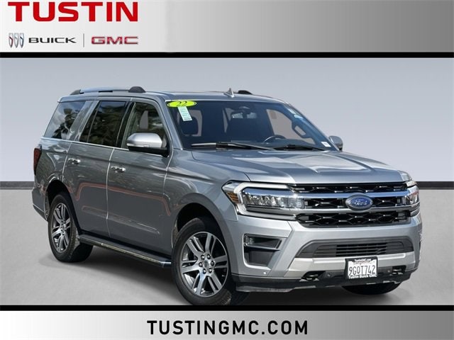 2022 Ford Expedition Limited's photo