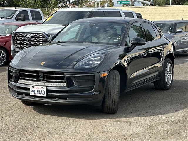 2024 Porsche Macan T photo 3