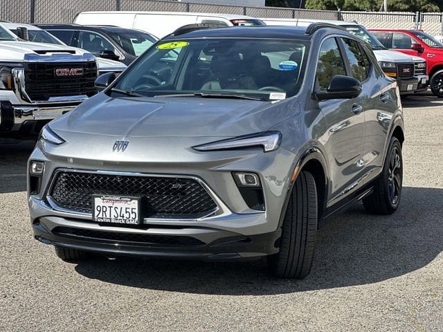 2025 Buick Encore GX Sport Touring photo 3