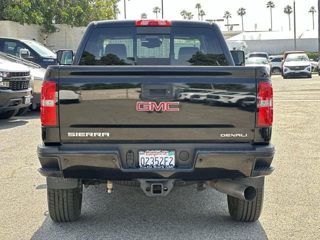 2017 GMC Sierra 2500HD Denali photo 4