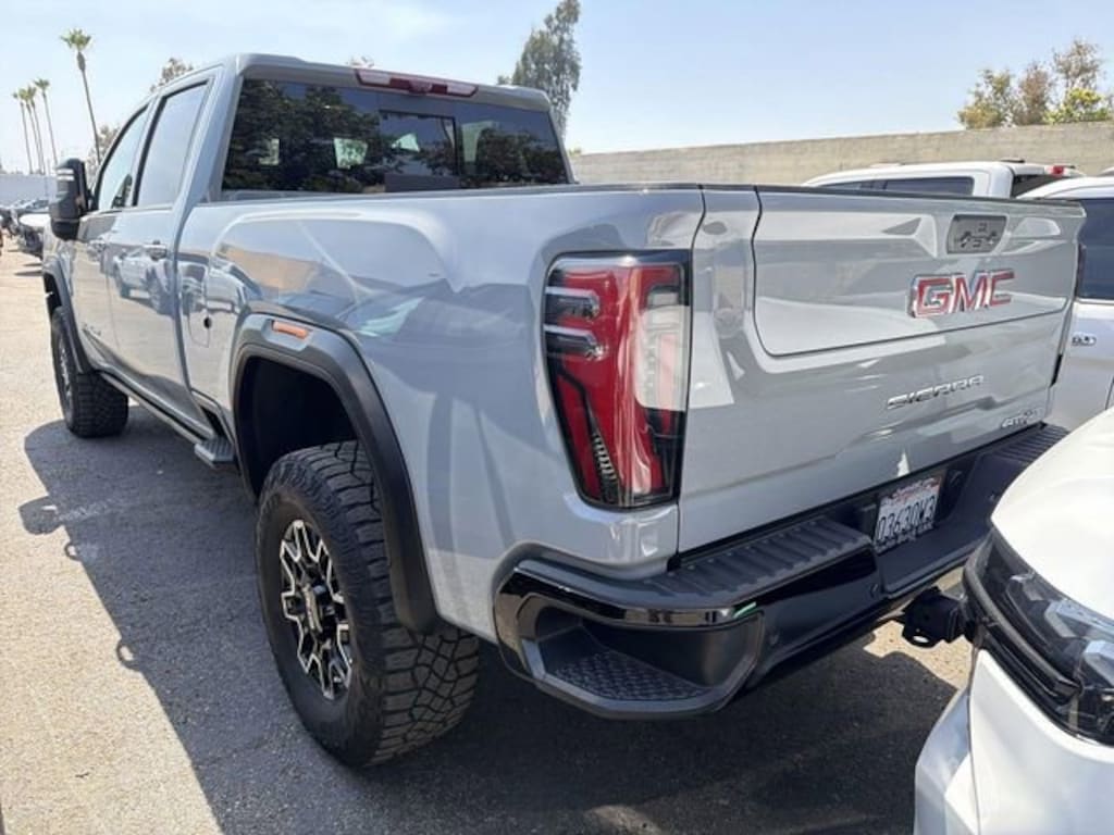 Used 2024 GMC Sierra 2500 HD AT4X Truck