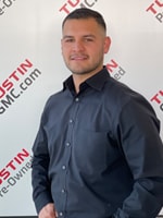 Staff member Arthur Jimenez from ID_640d1f15dc07