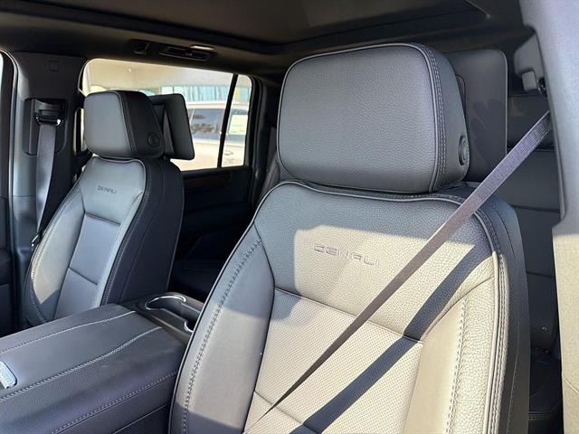 2026 GMC Yukon XL Denali - Photo 33