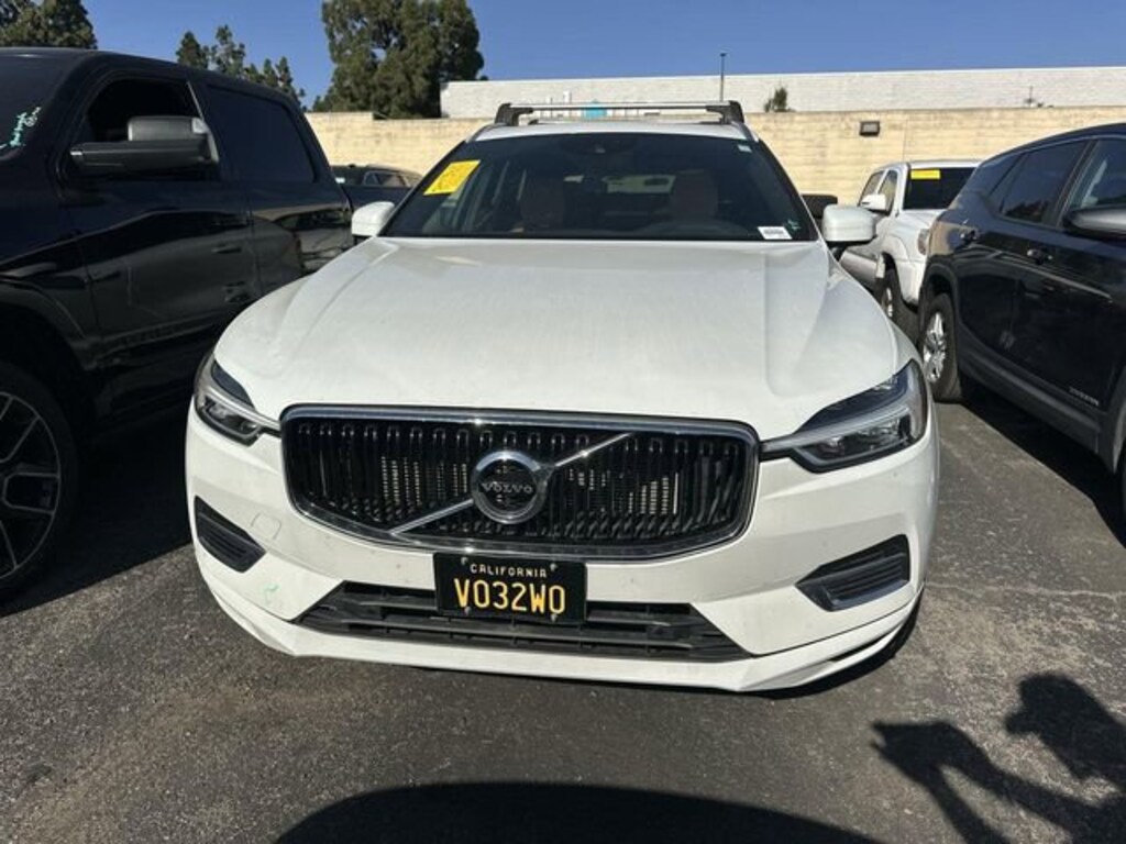 Used 2020 Volvo XC60 Hybrid T8 Momentum SUV