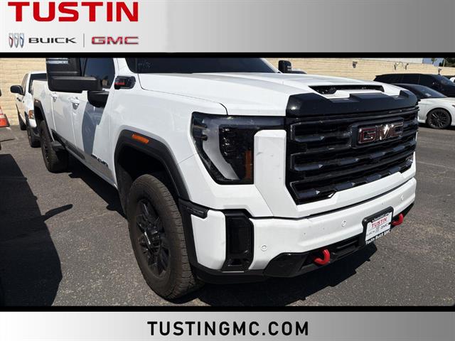 2025 GMC Sierra 4WD Crew Cab Standard Box AT4's photo