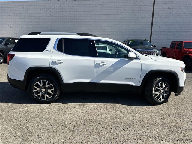 2022 Gmc Acadia SLE photo 2