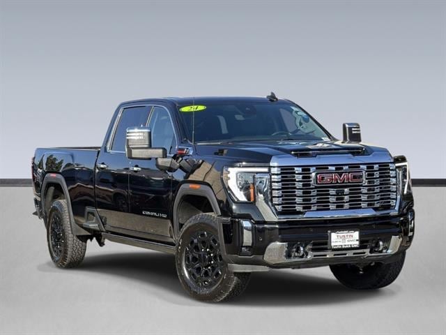 2024 GMC Sierra 4WD Crew Cab Standard Box Denali's photo