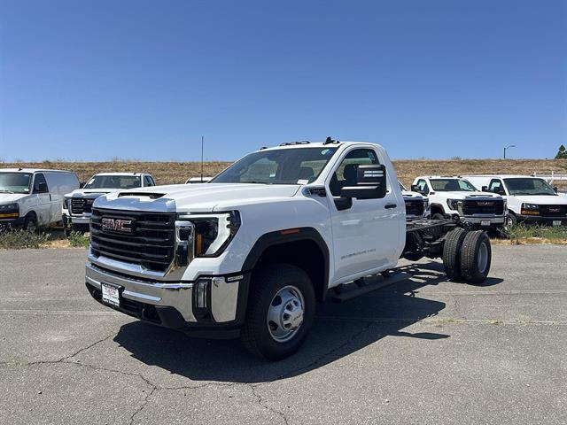 2026 GMC Sierra 3500 Chassis Cab Pro - Photo 7