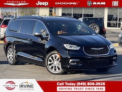 2026 Chrysler Pacifica Hybrid Pinnacle Van Passenger Van