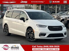 2026 Chrysler Pacifica Select Van Passenger Van