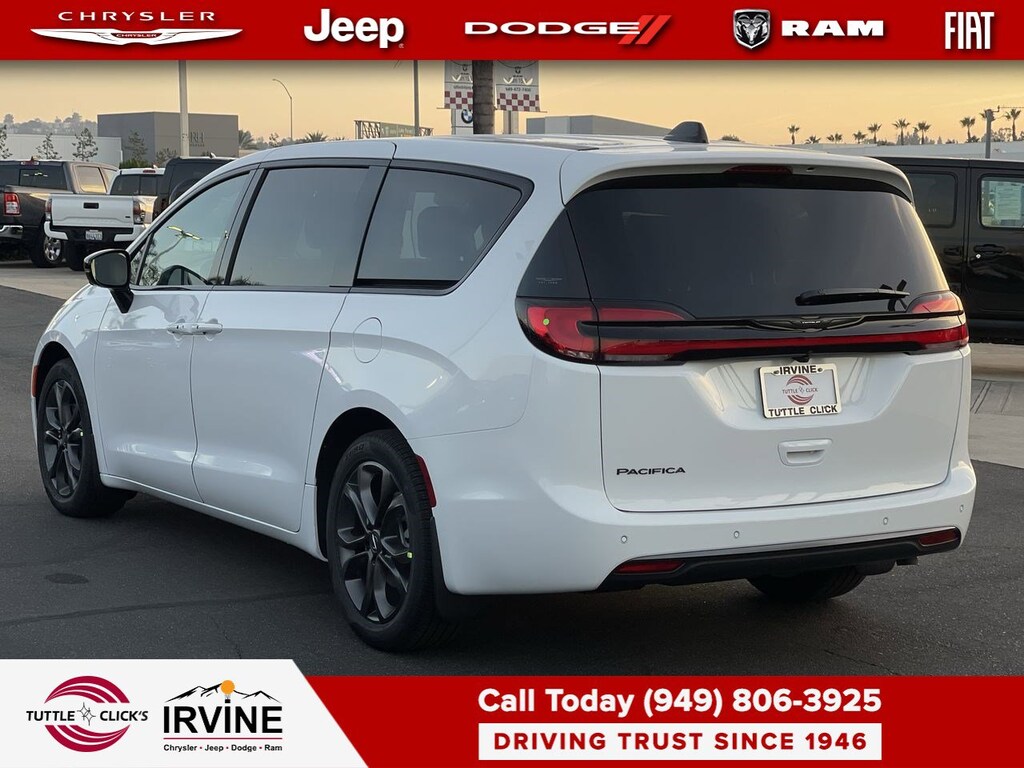 New 2026 Chrysler Pacifica Select Van Passenger Van