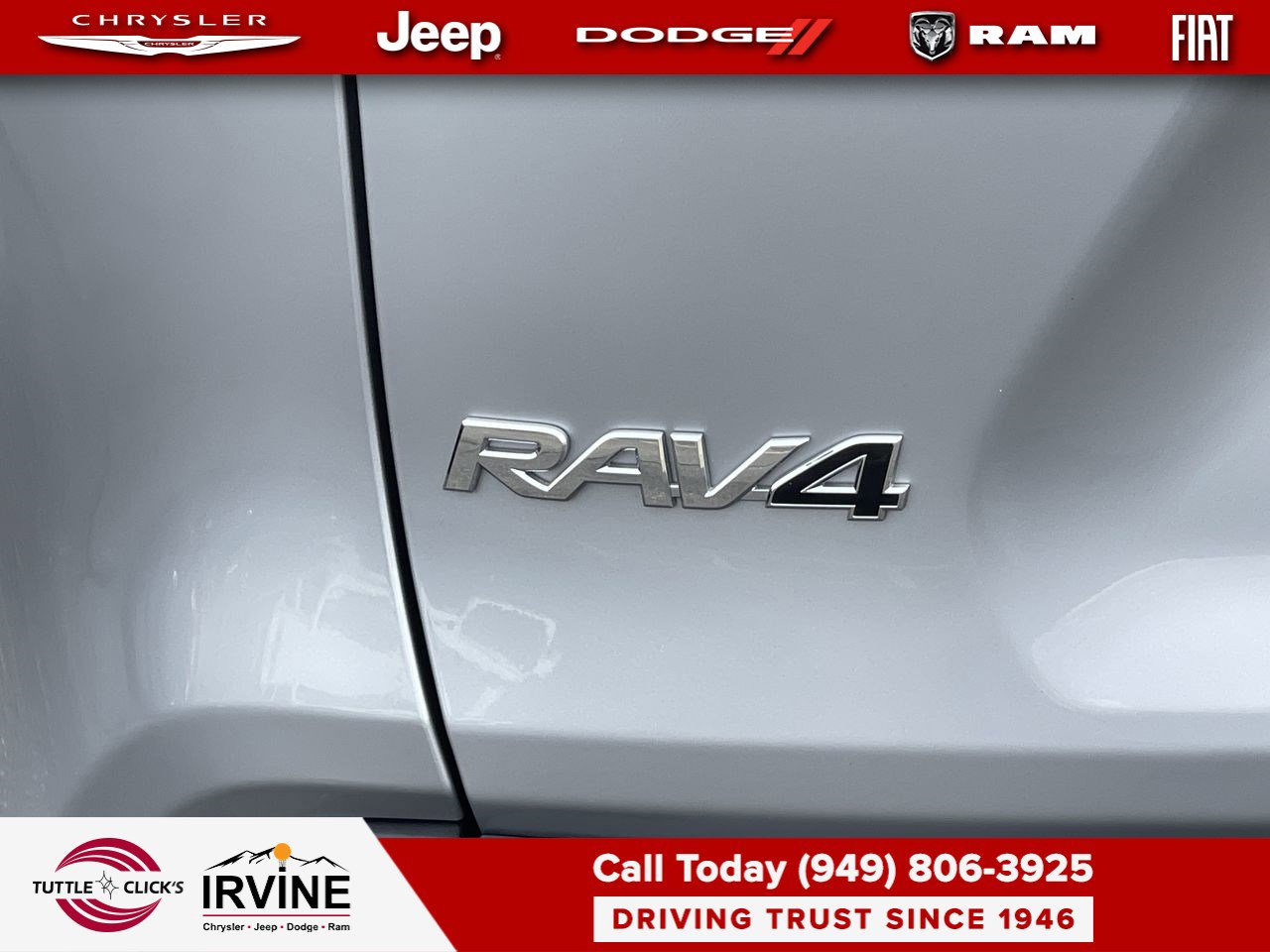 2020 Toyota RAV4 XLE Premium photo 3