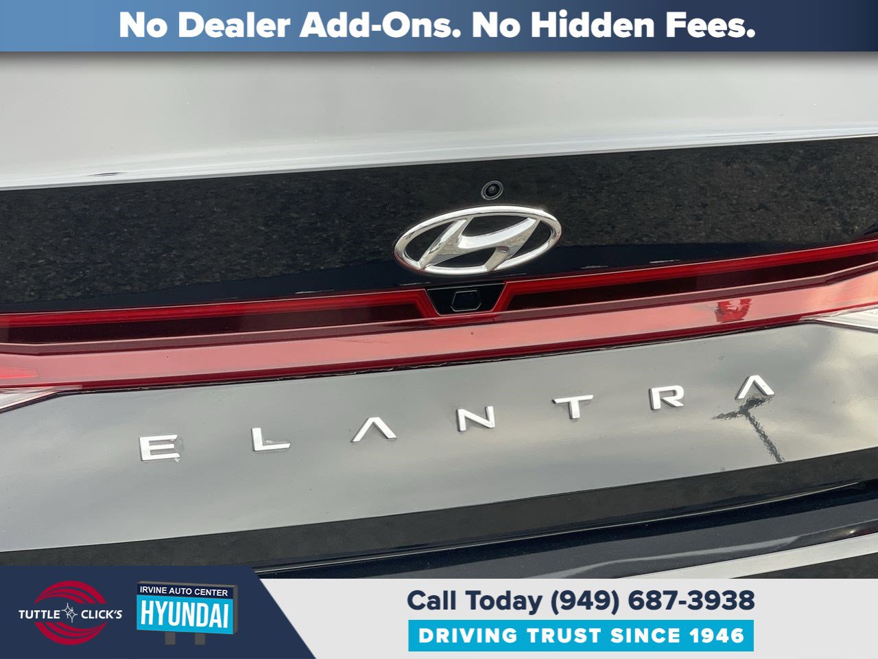 2023 Hyundai Elantra SEL photo 3