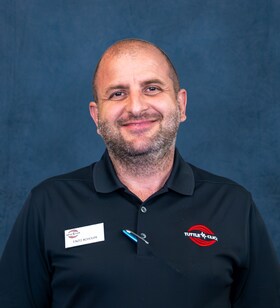 Staff member Enzo Achouri from ID_63b2fbcdbd94