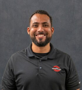 Staff member Peter Lemus from ID_72dd542f1ab6