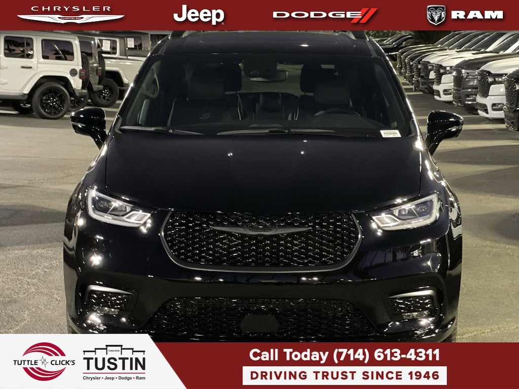 New 2026 Chrysler Pacifica Limited Van Passenger Van