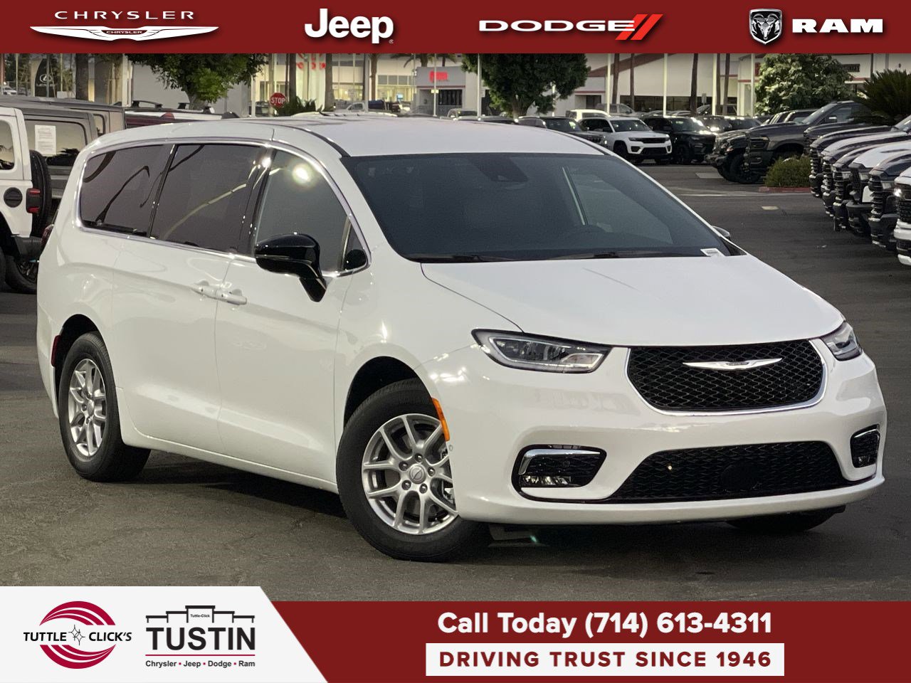 2026 Chrysler Pacifica Select