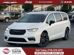 2026 Chrysler Pacifica Select Van Passenger Van