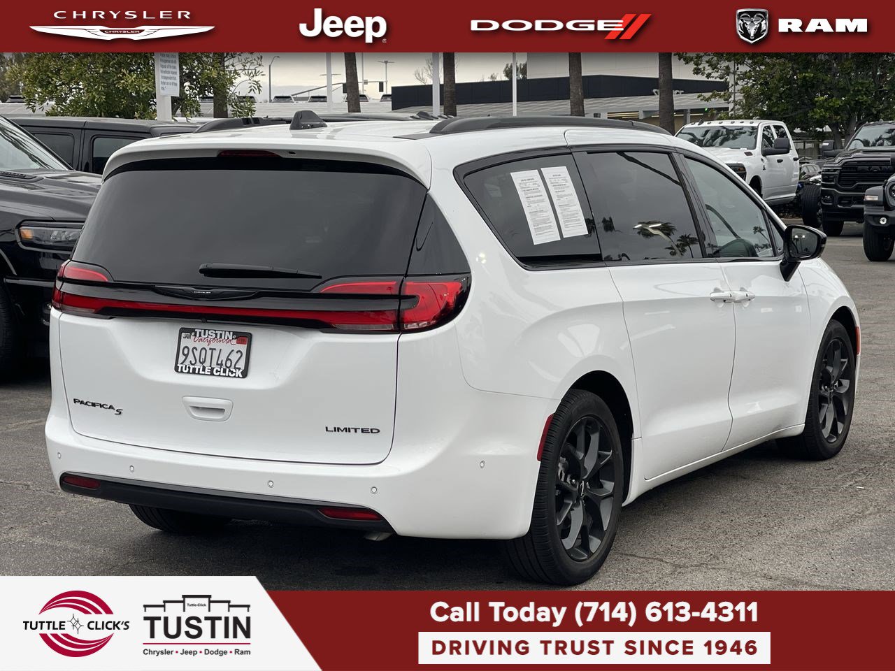 2024 Chrysler Pacifica Limited photo 5