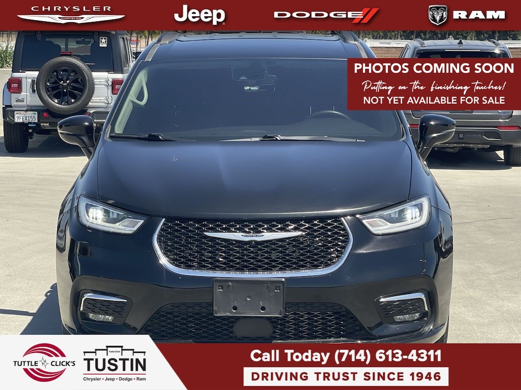 Used 2022 Chrysler Pacifica Touring L Van Passenger Van