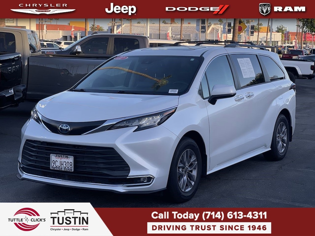 Used 2022 Toyota Sienna XLE Van Passenger Van