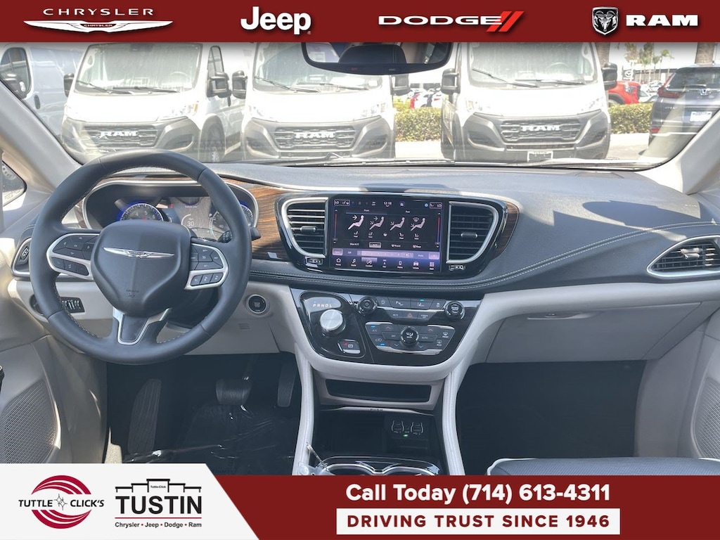 Used 2023 Chrysler Pacifica Limited Van Passenger Van