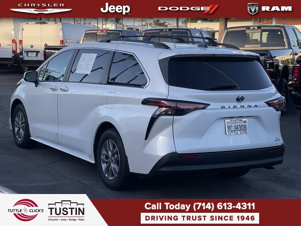 Used 2022 Toyota Sienna XLE Van Passenger Van