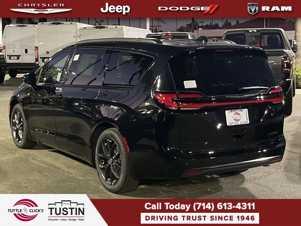 New 2026 Chrysler Pacifica Limited Van Passenger Van