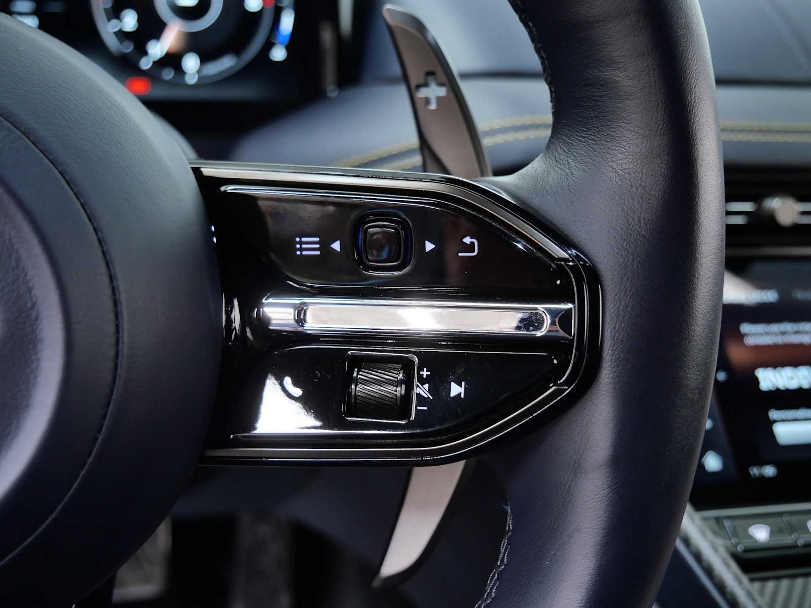 Thumbnail: 2024 Aston Martin DB12 - 29