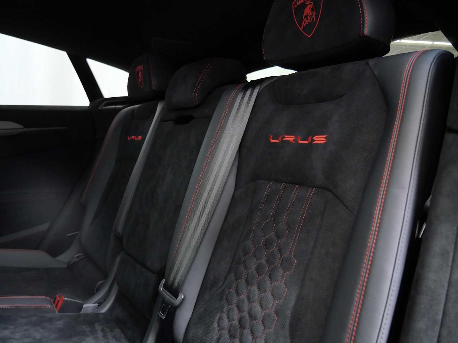 Thumbnail: 2023 Lamborghini Urus - 20