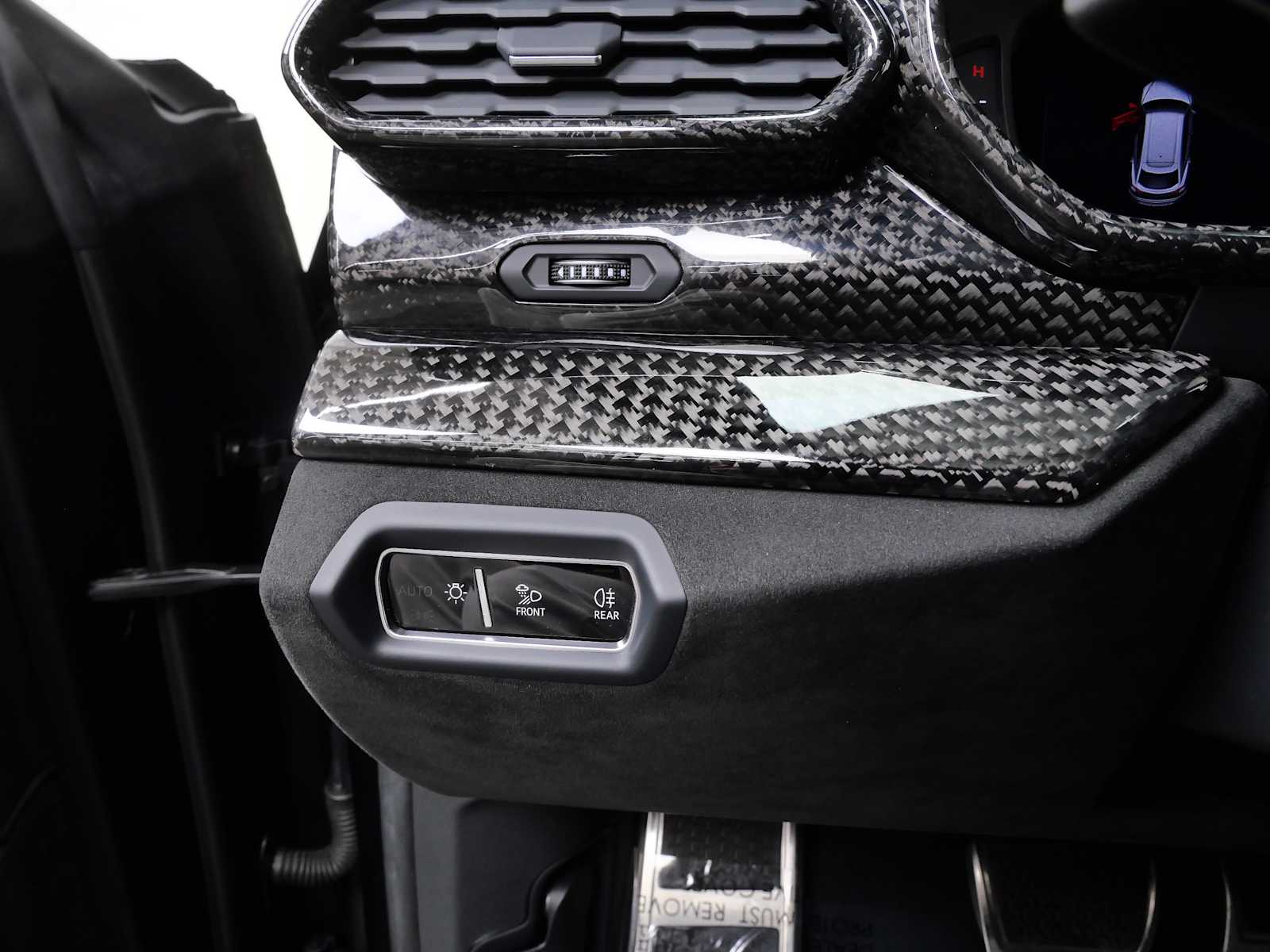 Thumbnail: 2020 Lamborghini Urus - 37